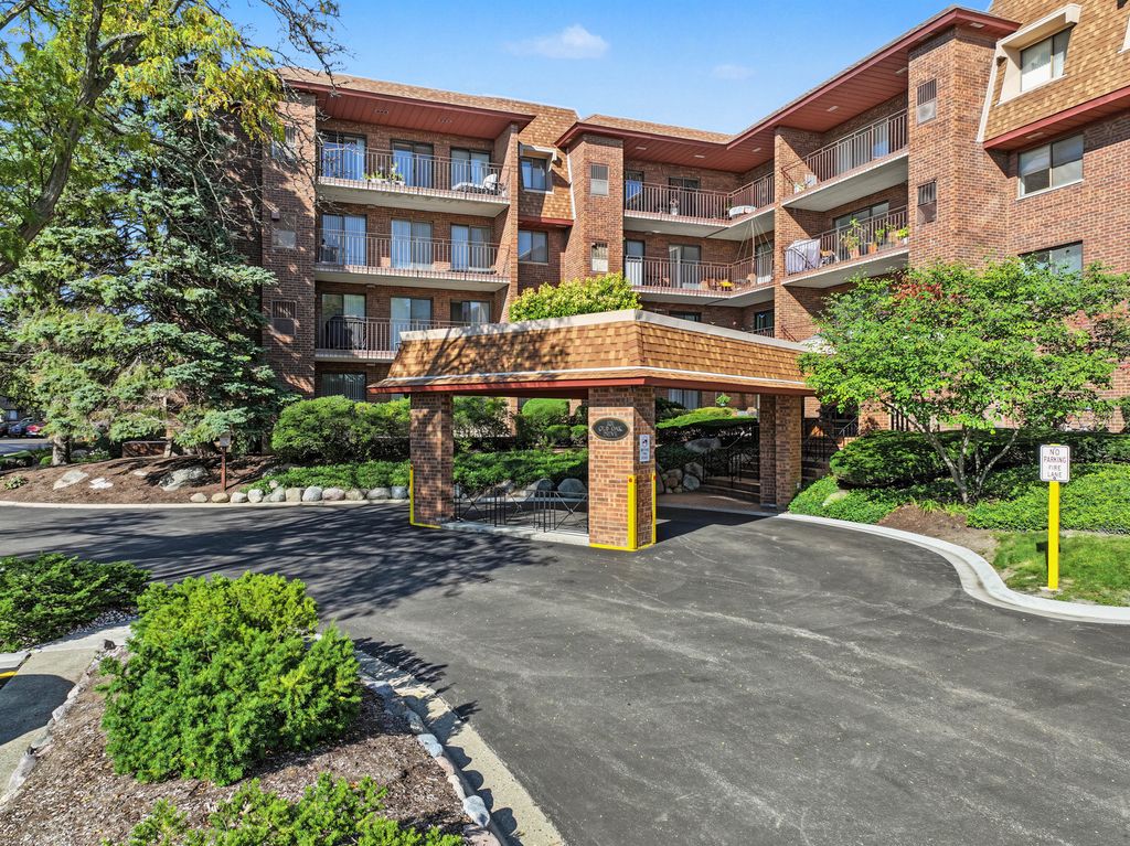 101 Old Oak Drive 215, Buffalo Grove, IL 60089 — exterior