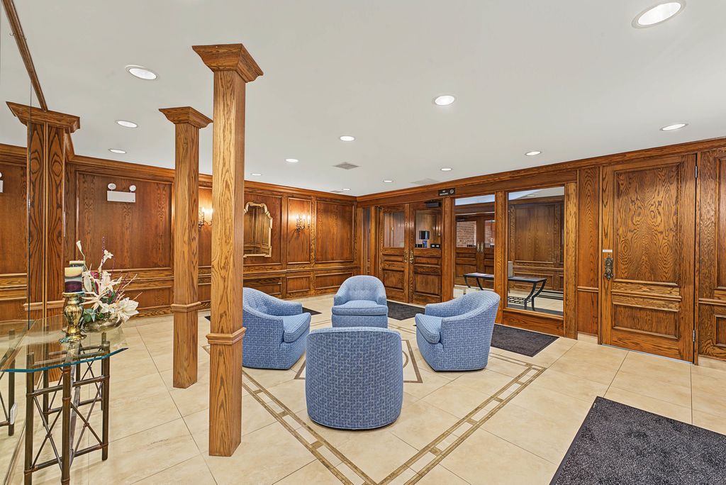 101 Old Oak Drive 215, Buffalo Grove, IL 60089 — photo 2