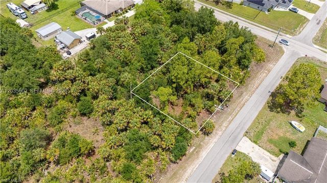 521 Clayton Avenue, Lehigh Acres, FL 33972