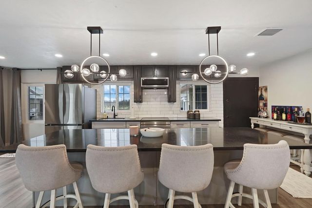 2948 E Woodbridge Rd, Acampo, CA 95220