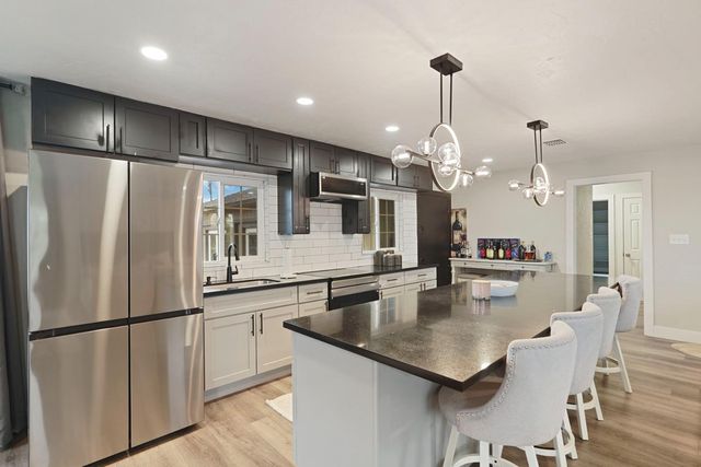 2948 E Woodbridge Rd, Acampo, CA 95220