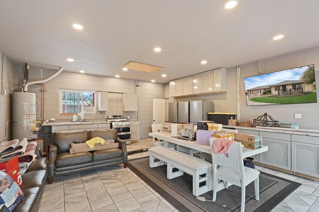 2948 E Woodbridge Rd, Acampo, CA 95220