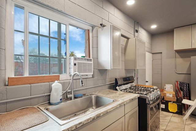 2948 E Woodbridge Rd, Acampo, CA 95220