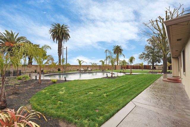 2948 E Woodbridge Rd, Acampo, CA 95220