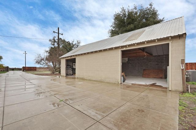 2948 E Woodbridge Rd, Acampo, CA 95220