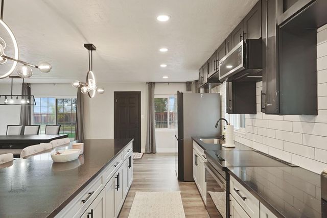 2948 E Woodbridge Rd, Acampo, CA 95220