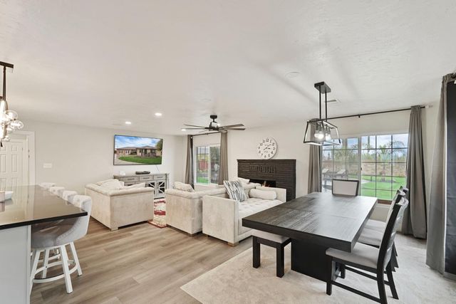 2948 E Woodbridge Rd, Acampo, CA 95220