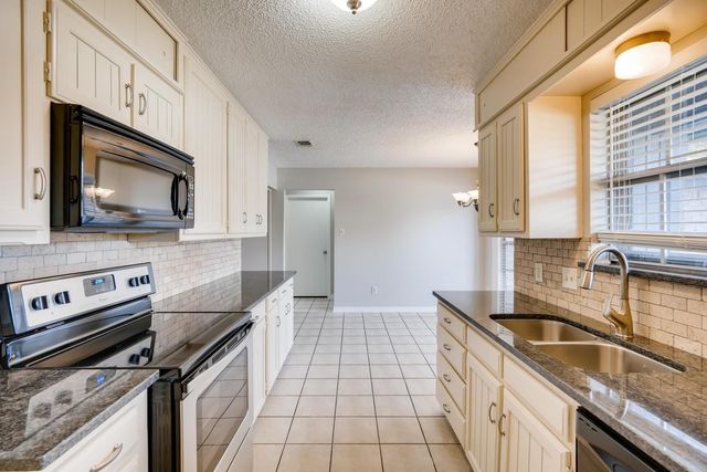 5912 Woodmeadow Drive, Arlington, TX 76016