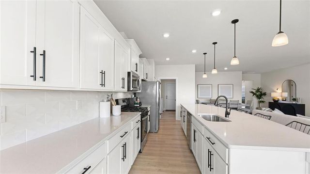 20925 W 188th Terrace, Spring Hill, KS 66083