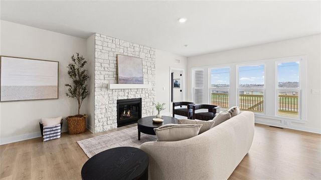 20925 W 188th Terrace, Spring Hill, KS 66083