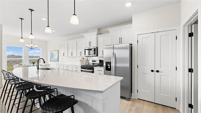 20925 W 188th Terrace, Spring Hill, KS 66083