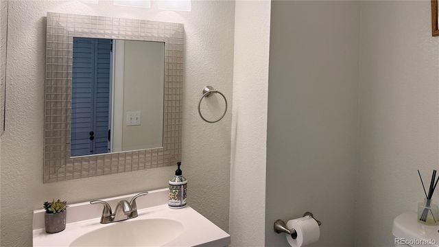 19292 E Nassau Drive, Aurora, CO 80013