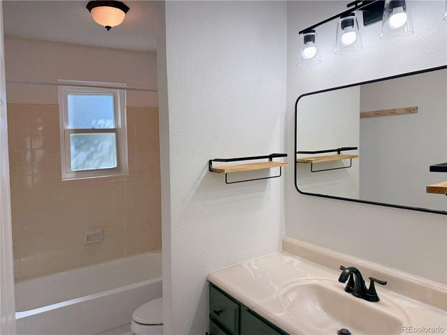 19292 E Nassau Drive, Aurora, CO 80013