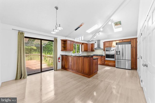 12 OAK PL, Princeton, NJ 08540