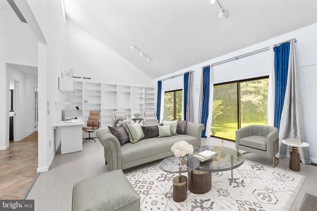 12 OAK PL, Princeton, NJ 08540