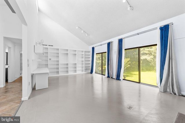 12 OAK PL, Princeton, NJ 08540