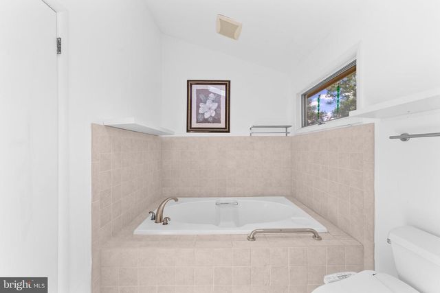 12 OAK PL, Princeton, NJ 08540