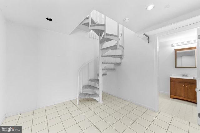 12 OAK PL, Princeton, NJ 08540