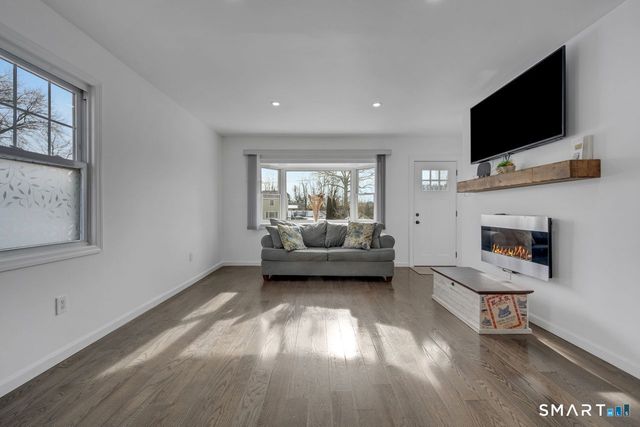 198 Castle Avenue, Fairfield, CT 06825