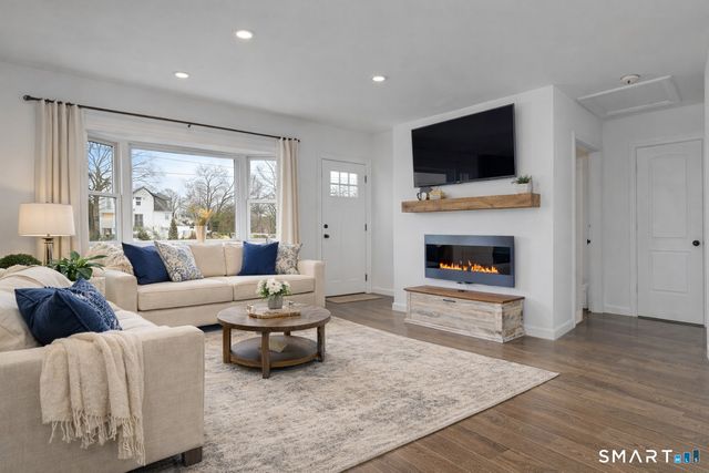 198 Castle Avenue, Fairfield, CT 06825