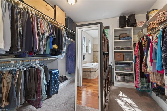 102 Taylor Farm LN, Yorktown, VA 23693
