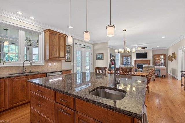 102 Taylor Farm LN, Yorktown, VA 23693