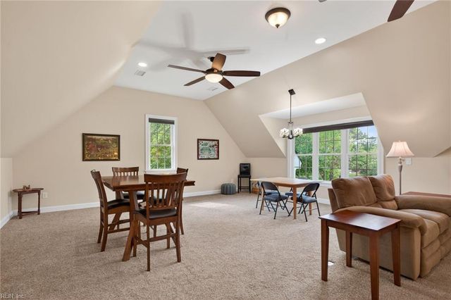 102 Taylor Farm LN, Yorktown, VA 23693