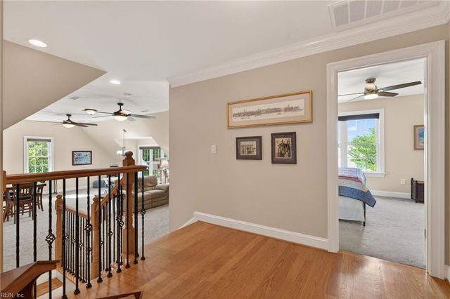 102 Taylor Farm LN, Yorktown, VA 23693