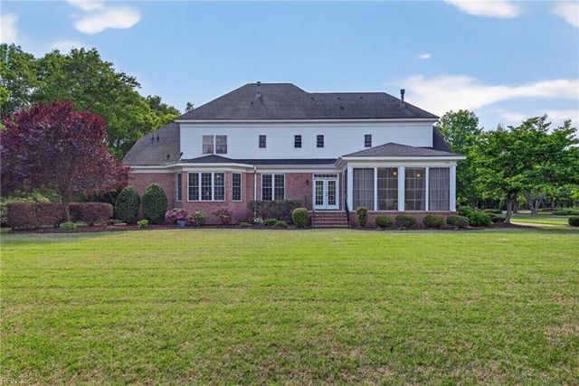 102 Taylor Farm LN, Yorktown, VA 23693