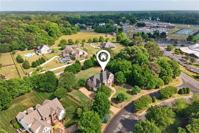 102 Taylor Farm LN, Yorktown, VA 23693