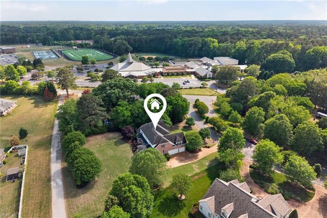 102 Taylor Farm LN, Yorktown, VA 23693