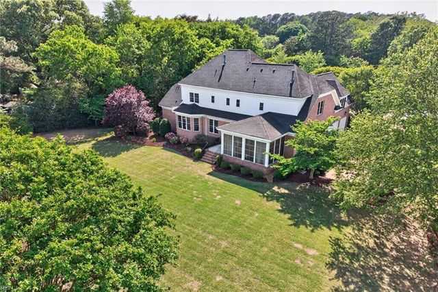 102 Taylor Farm LN, Yorktown, VA 23693