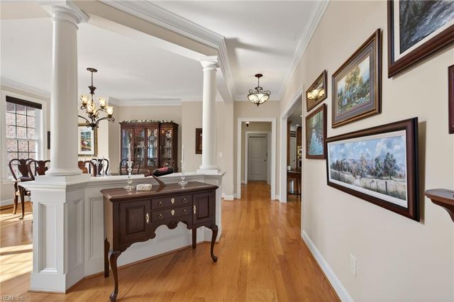 102 Taylor Farm LN, Yorktown, VA 23693