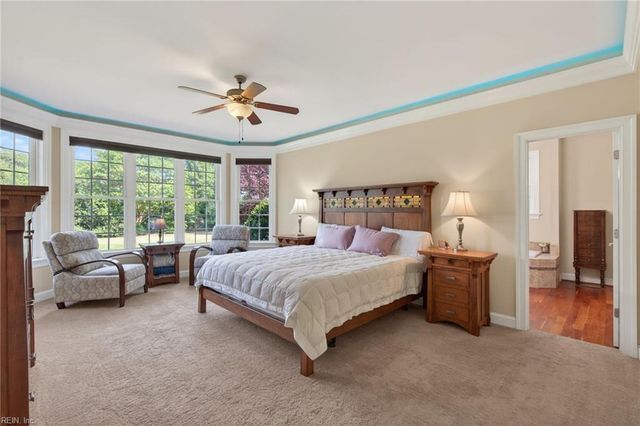 102 Taylor Farm LN, Yorktown, VA 23693