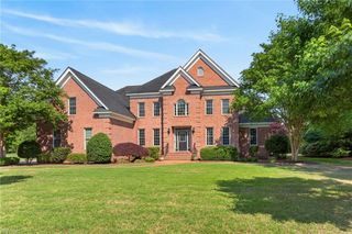 102 Taylor Farm LN, Yorktown, VA 23693