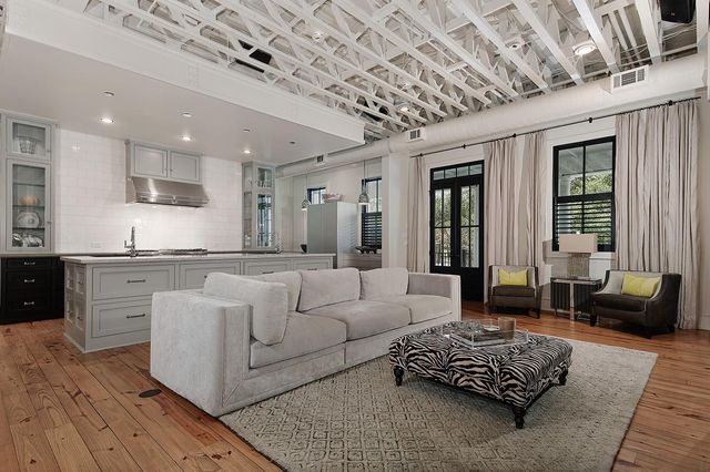 30 East Bay Boulevard, The Woodlands, TX 77380