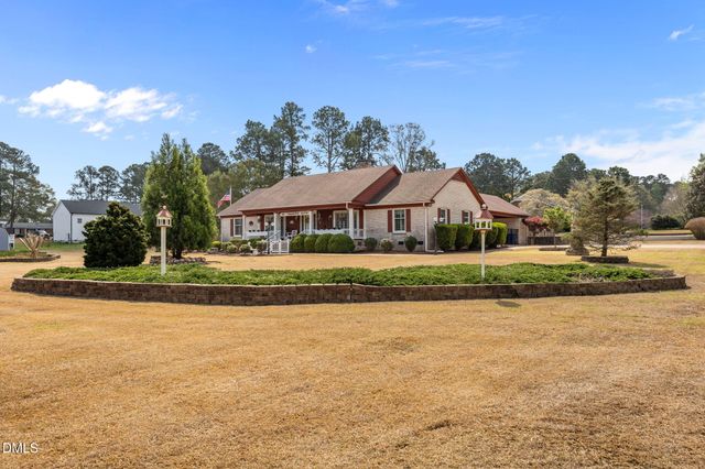 801 Lakeside Drive, Lillington, NC 27546