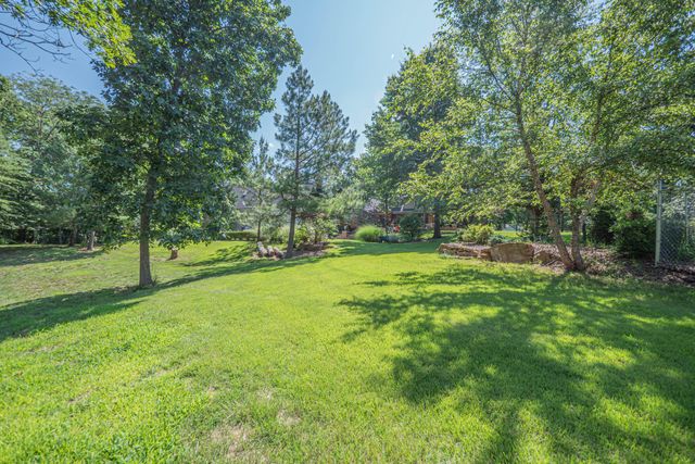 4 FAIR OAKS RD, Moberly, MO 65270