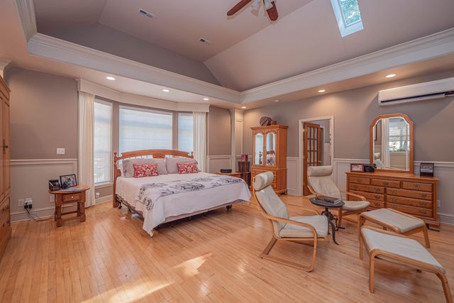 4 FAIR OAKS RD, Moberly, MO 65270