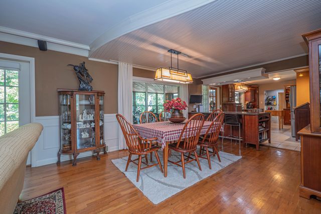 4 FAIR OAKS RD, Moberly, MO 65270