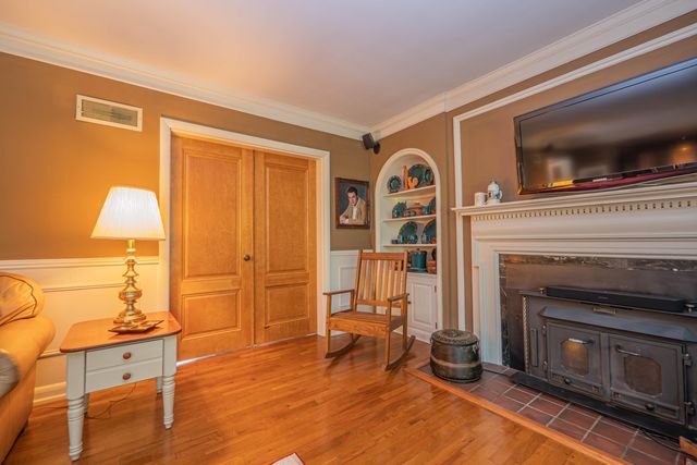 4 FAIR OAKS RD, Moberly, MO 65270