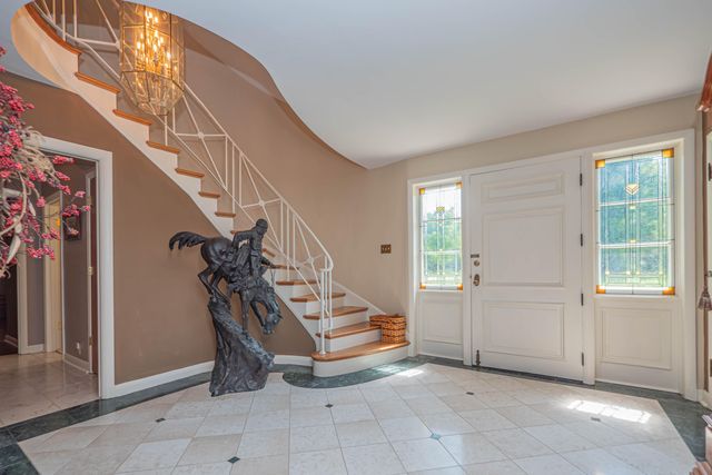 4 FAIR OAKS RD, Moberly, MO 65270