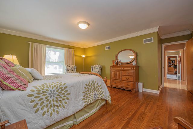 4 FAIR OAKS RD, Moberly, MO 65270