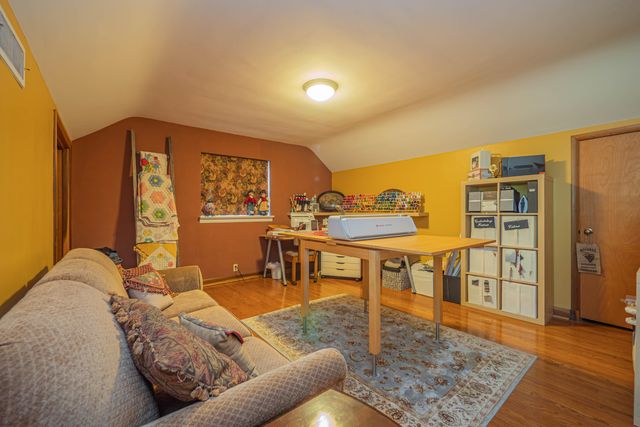 4 FAIR OAKS RD, Moberly, MO 65270