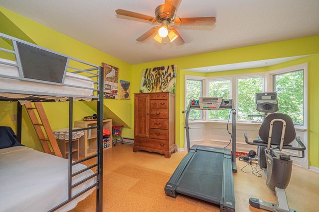 4 FAIR OAKS RD, Moberly, MO 65270