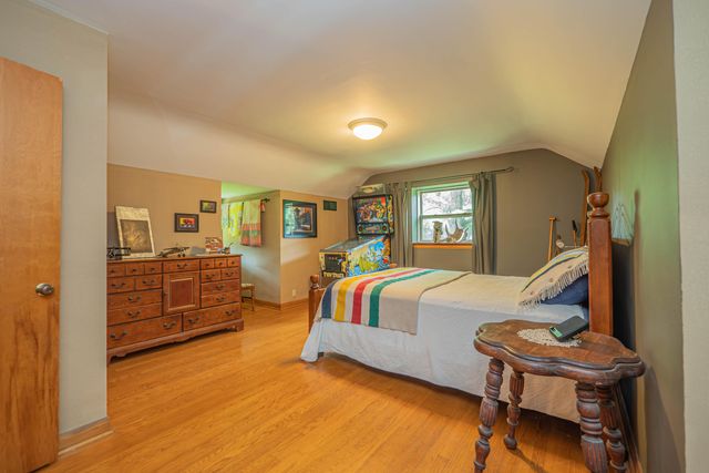 4 FAIR OAKS RD, Moberly, MO 65270