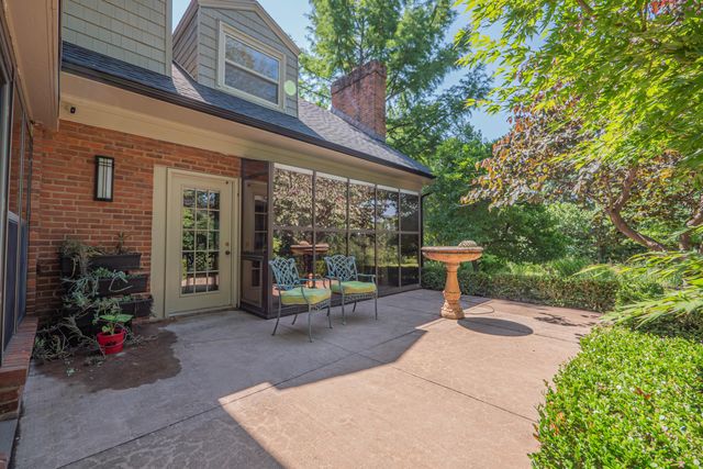 4 FAIR OAKS RD, Moberly, MO 65270