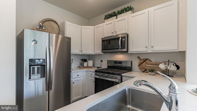 54 PEREGRINE WAY, Burlington, NJ 08016