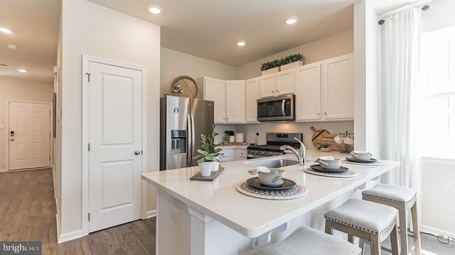 54 PEREGRINE WAY, Burlington, NJ 08016