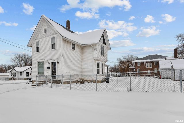 1935 N STURDEVANT Street, Davenport, IA 52804